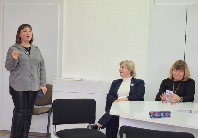 Доцент кафедри журналістики, гарант Оксана Кушнір презентувала зміни до освітньої програми «Журналістика» бакалаврського рівня вищої освіти